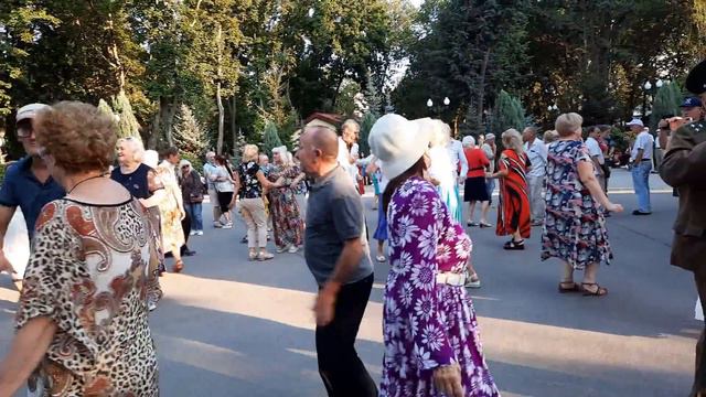 А ТЫ НЕ НАСТУПАЙ МОЕЙ ПЕСНЕ НА ГОРЛО смотреть онлайн