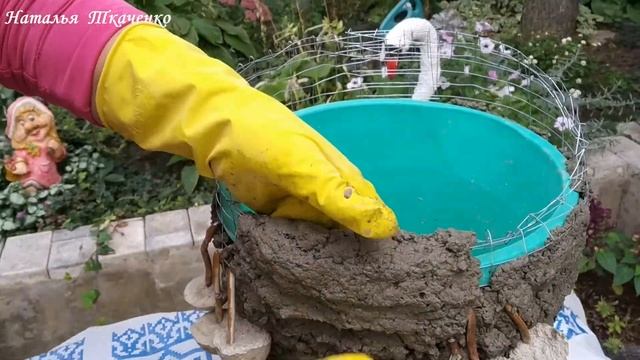 Кашпо пенек из цемента и яичных лотков