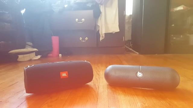 Beats Pill Xl vs JBL Xtreme Sound Test! смотреть онлайн