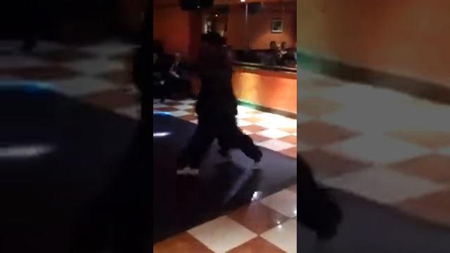 Exhibición Aniversario Milonga el Abrazo Gonzalo Capitani y Carolina González Tango смотреть онлайн