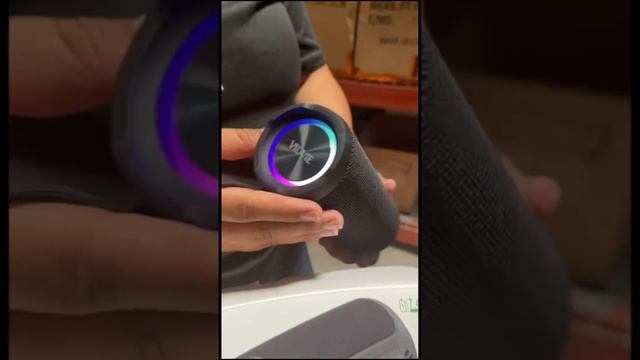 Música sin límites, incluso bajo el agua Bocina SP919, la compañera perfecta para tus aventuras смотреть онлайн