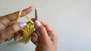 Браслет из трикотажной пряжи спицами. Модный, стильный браслет спицами.