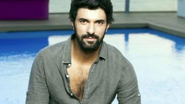 ¡Engin Akyürek se casa! ¡Reclamación de bomba! смотреть онлайн