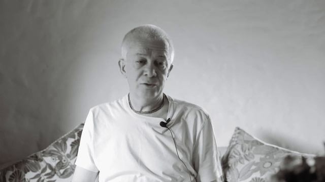 "ЭТОТ СОН ОПРЕДЕЛИЛ ВСЮ МОЮ ЖИЗНЬ" | Е.М. ЧАЙТАНЬЯ ЧАНДРА ЧАРАН ПРАБХУ смотреть онлайн