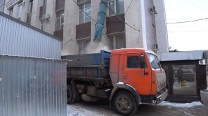 ЗАГРУЗКА В КУЗОВ ЧЕРЕЗ ТРУБУ / ТРУДНЫЙ ЗАЕЗД / С ДРУГАНОМ НА ЕГО КАМАЗЕ /