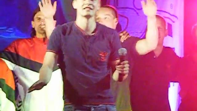 lasse svan singt "UFFTA" смотреть онлайн