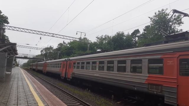 Электропоезд ЭД9Т-0021 с сообщением Океанская-Мыс Чуркин смотреть онлайн