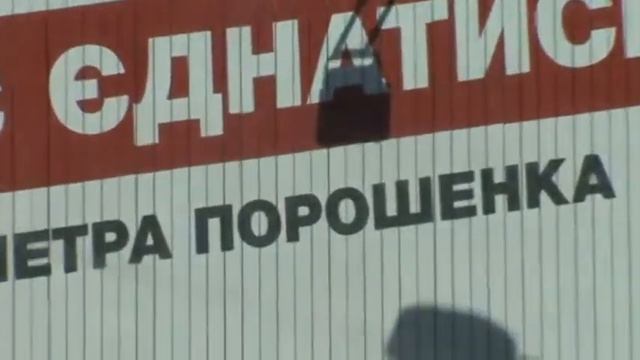 У подъезда ждёт верный БЕЛЫЙ... ой простите, ЧЁРНЫЙ конь ))) смотреть онлайн