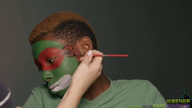Грим Рафаэля на Хэллоуин (vk.com/new.tmnt) смотреть онлайн