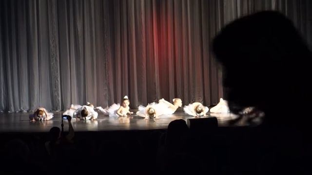 Танец-дебют "Раз ладошка", 19.04.2014, ЦДТ "Логос" смотреть онлайн