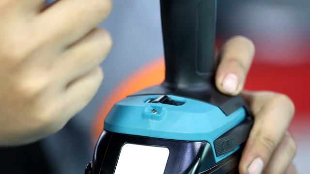 เครื่องเป่าลมร้อน MAKITA รุ่น DHG181ZK смотреть онлайн