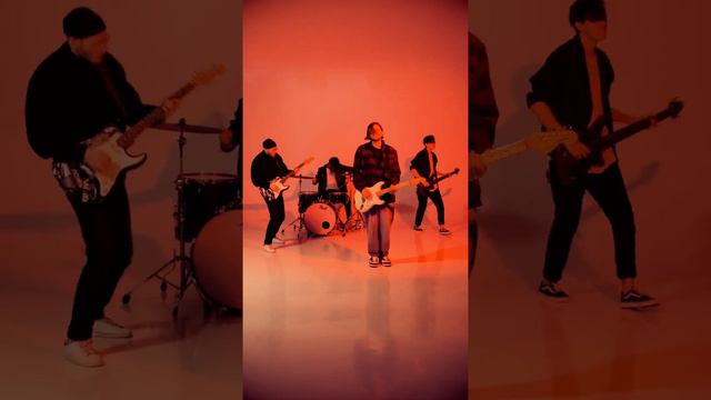 VLNY - Подожди (12 марта) #музыка #indie #vlny #новаямузыка #новаямузыка #популярное #вокал смотреть онлайн