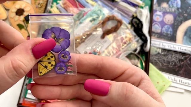 224 Три пасхальных старта от Cricket Collection