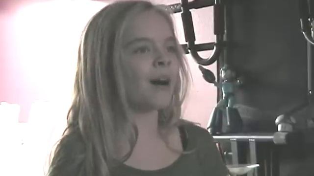 Darcy Rose Byrnes sings "So Long, Yesterday" for President Obama смотреть онлайн