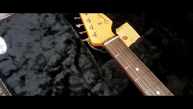 Fender Hybrid Series 60s Stratocaster Unboxing смотреть онлайн
