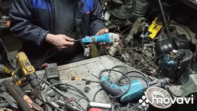 УШМ 125 Workmaster копия Bosch отключаем регулятор оборотов смотреть онлайн