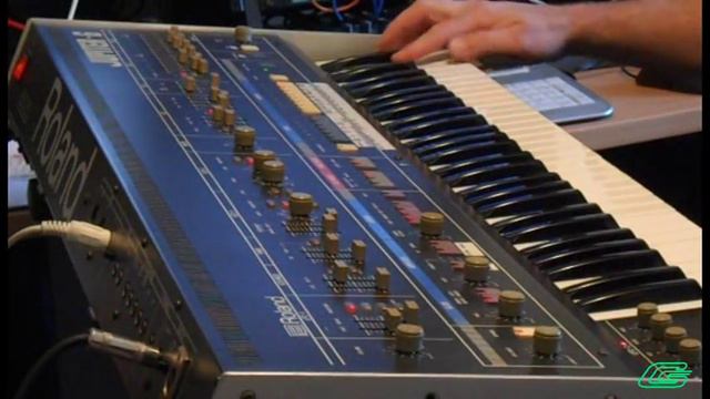 Setting A Roland Jupiter-6 On Fire Synthesizer Demo #2 смотреть онлайн