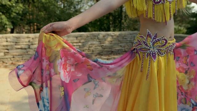 Мodern oriental dance I Cовременный восточный танец I Шакирки в Сосновом бору смотреть онлайн