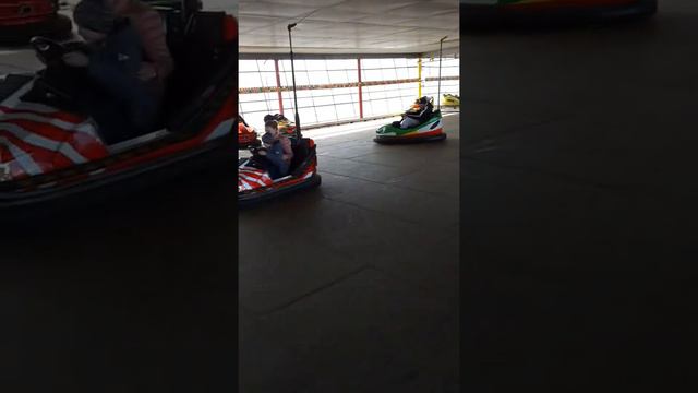 Вадим Колеконов - парк Фантазия (Владивосток), автодром. смотреть онлайн