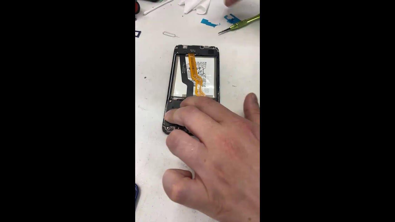 Замена оригинально экрана на Samsung a10 смотреть онлайн