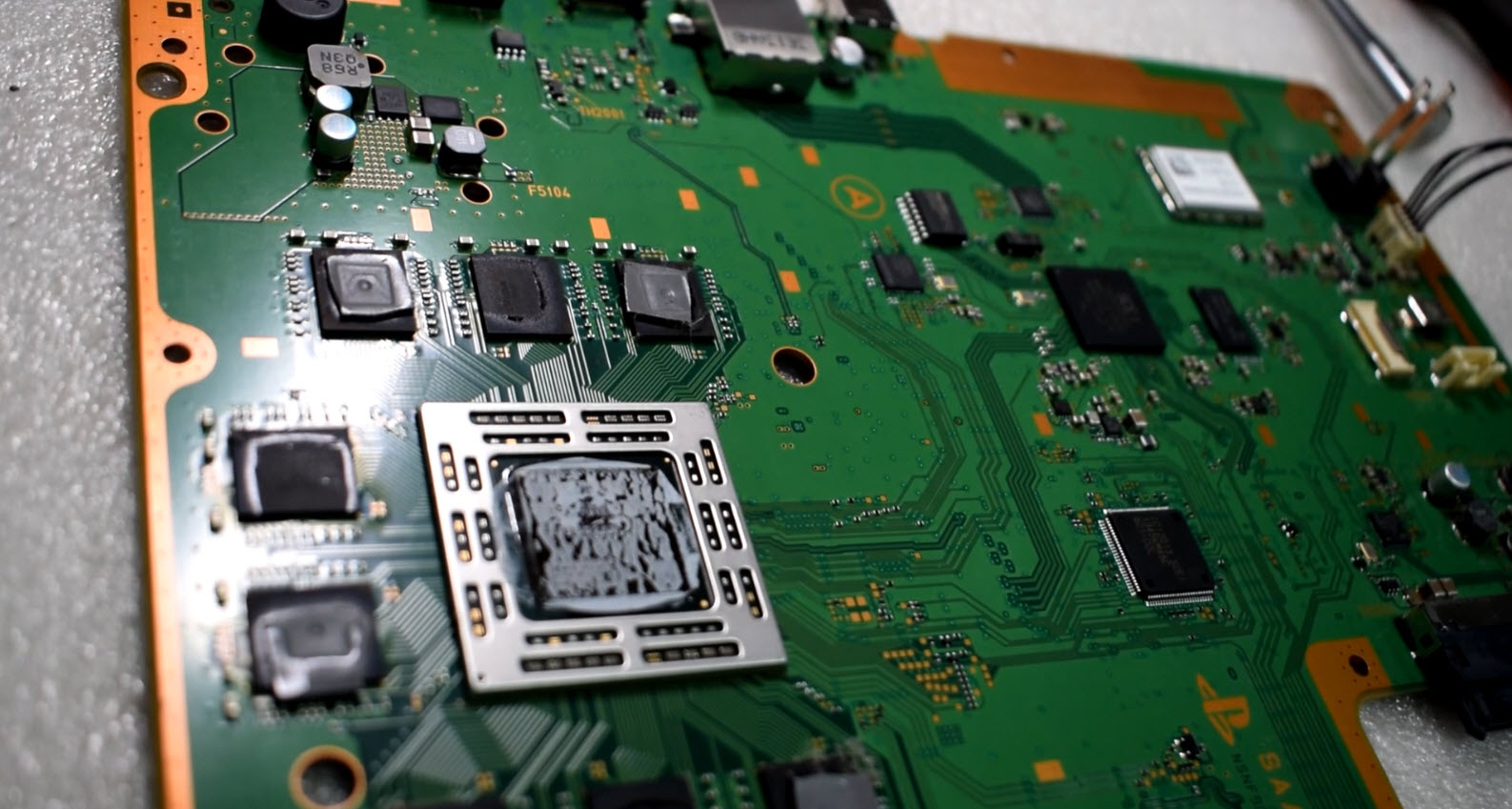 Sony PlayStation 4 обслуживание смотреть онлайн