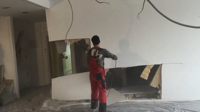 Быстрый демонтаж гипсокортоний стены и очень удобно выносить смотреть онлайн