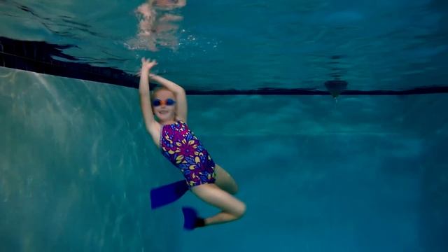 Deep Pool 18 feet смотреть онлайн