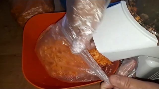 Гниёт и сохнет морковь? Очень полезный совет, как сохранить морковь до нового урожая смотреть онлайн