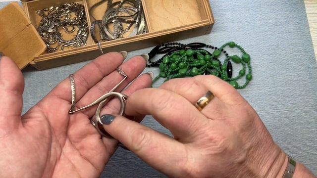 45.Броши и бусы !Чешское колье !!классные покупки в магазине старых вещей и посылки! смотреть онлайн