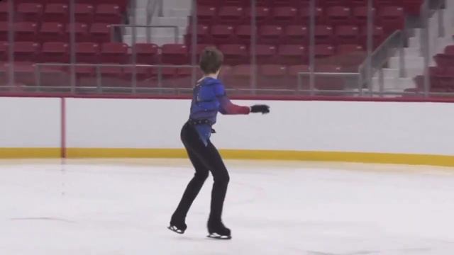 ⚡Первый в истории четверной аксель, приземленный на соревнованиях- Илья Малинин⚡ смотреть онлайн