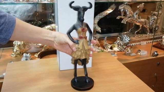 Скульптура "Красотка Буйволица" смотреть онлайн