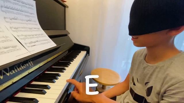 Perfect pitch..? Funny exercice for note recognition / Paz Louis - 8 years смотреть онлайн