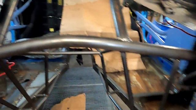 Внеплановый ремонт BMW E30. Усиливаем кузов и варим новый тоннель. Новый инструмент в мастерской. смотреть онлайн