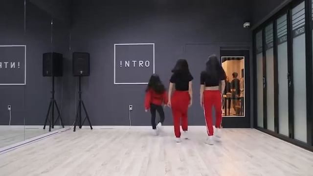 Sweet but psycho... Dadaju смотреть онлайн