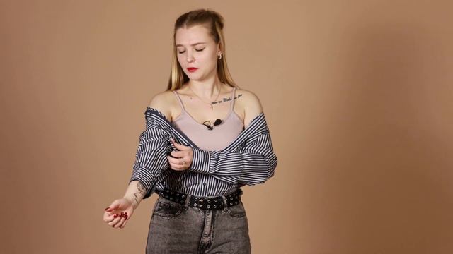 Не как у всех: 4 способа нестандартно надеть рубашку. Программа «Матрёшка» Братская студия смотреть онлайн