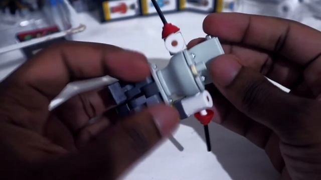 Roblox Mr. Toilet Action Figure Review (Best Roblox Figure EVER?) смотреть онлайн