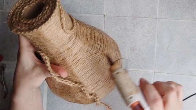 Как из картона и джута сделать красивую вазу своими руками. смотреть онлайн