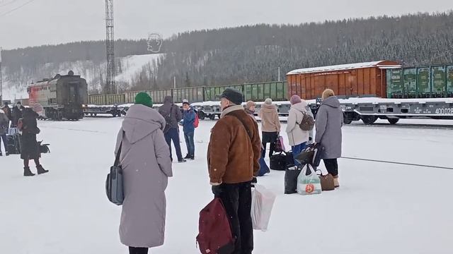 VLOG ПРИБЫЛ ПОЕЗД ВОРКУТА-САНКТ- ПЕТЕРБУРГ 🚂 смотреть онлайн