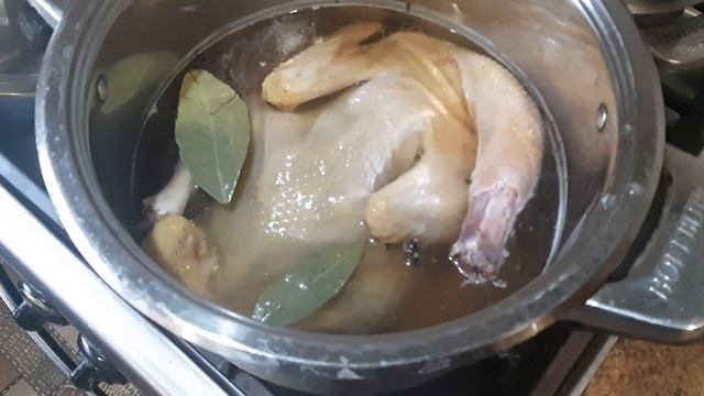 КАК КОПТИТЬ УТКУ? Утка горячего копчения В ПИВЕ! Вкусно с первого раза! смотреть онлайн
