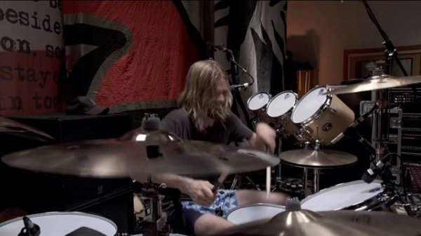 Foo Fighters. Wasting Light Live from 606.