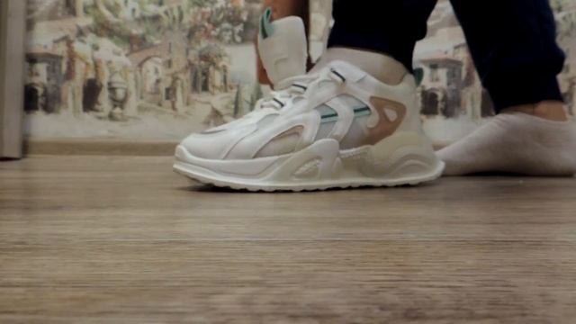 ОБЗОР и ПРИМЕРКА. КЕДЫ и КРОССОВКИ ЖЕНСКИЕ из каталога FABERLIC №6/22. НОВАЯ КОЛЛЕКЦИЯ. смотреть онлайн