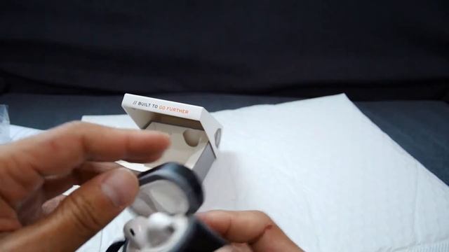 Review UAG STANDARD ISSUE HARD CASE_001 FOR APPLE AIRPODS GEN 1 & 2 (Black/Grey) смотреть онлайн