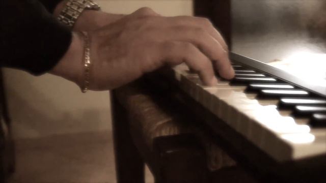 Microkey 2 e iGrandpiano смотреть онлайн
