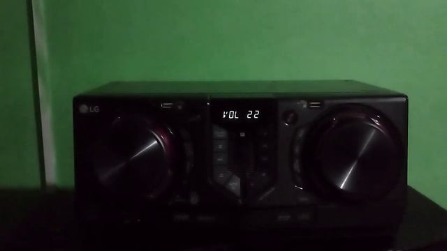 Como Ajustar o Alarme no Mini System CJ44 LG смотреть онлайн