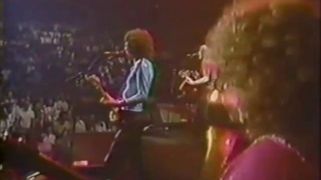 Reo Speedwagon   Back On The Road Again