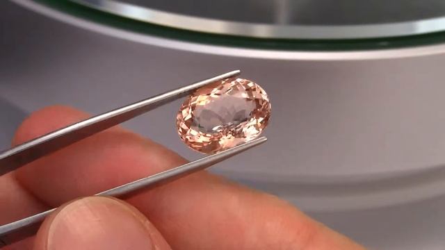 Натуральный, насыщенный морганит. Natural morganite gemstone смотреть онлайн