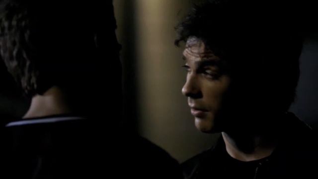 S01E03 Деймон нападает на мистера Таннера смотреть онлайн