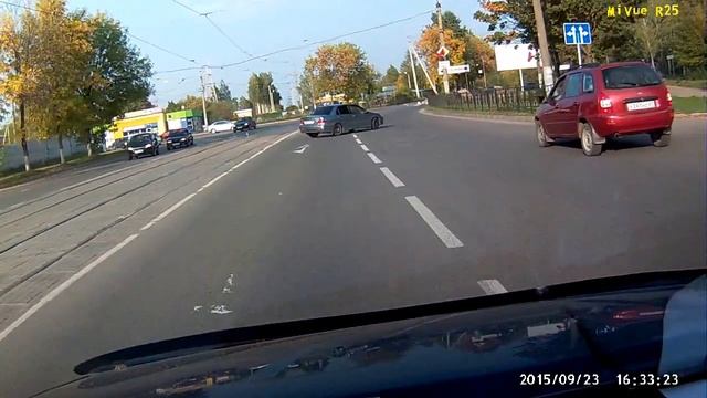 Разворот через сплошные линии разметки. смотреть онлайн