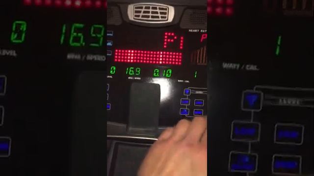 Эллиптический тренажер 