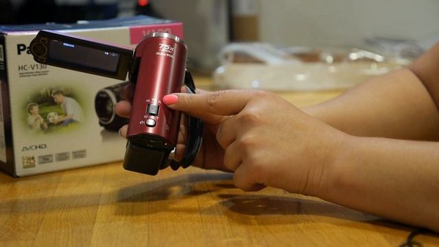 Panasonic HCV130 Full HD Camcorder Overview смотреть онлайн
